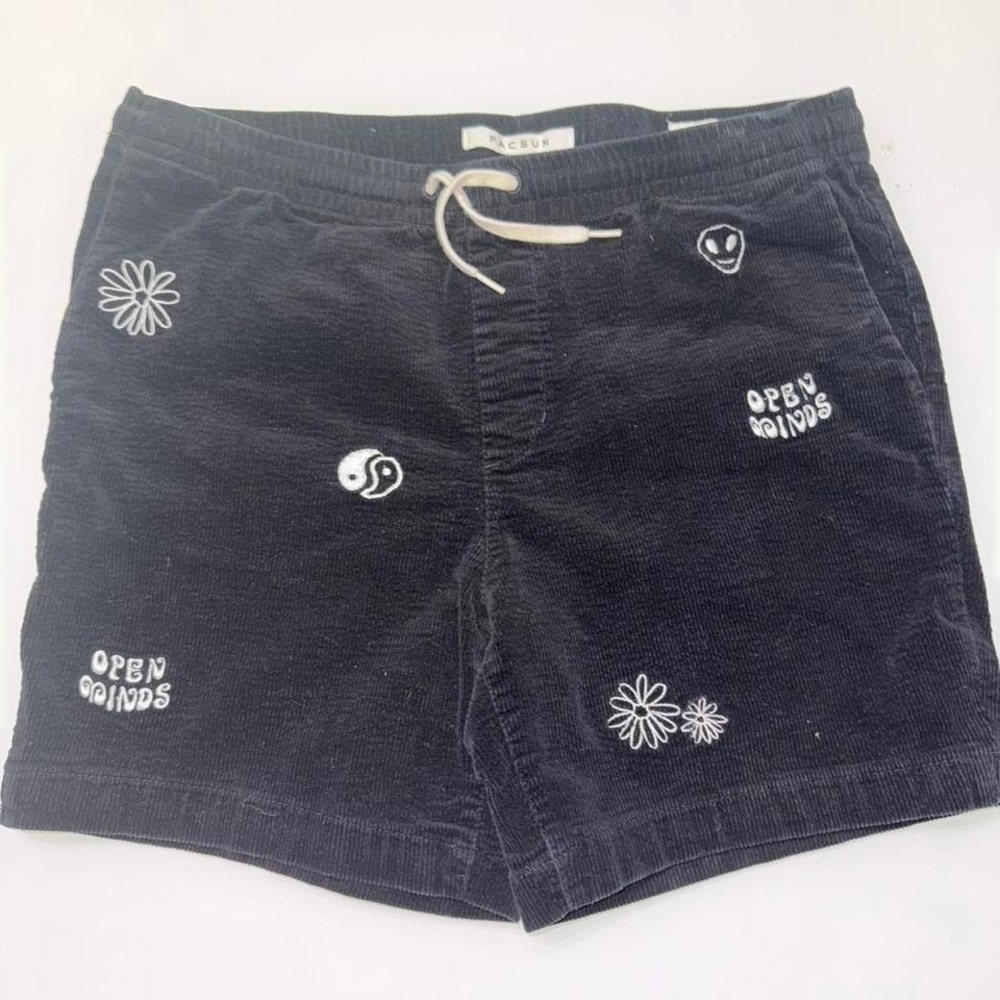 Pacsun black corduroy shorts with‎ white embroidery Size M #skater